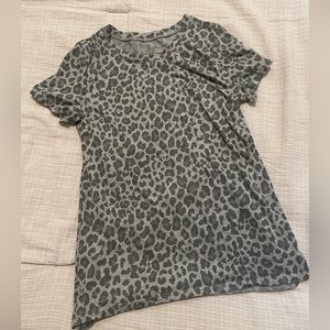 Grey leopard print target tee shirt